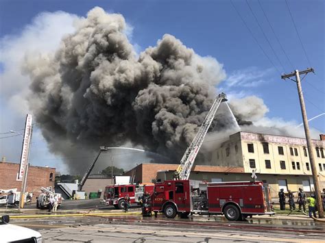 Over 100 Kansas City firefighters on scene of large warehouse fire