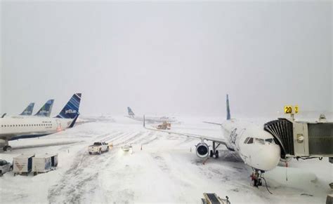 Over 100 flights delayed, 18 canceled at DIA due to post-Christmas snow