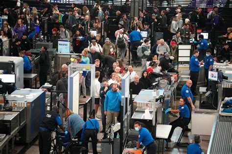 Over 600,000 passengers expected to go through DIA around Christmas