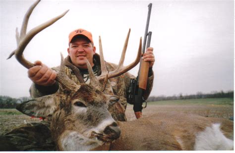 In order to hunt in Illinois, a non-resident needs a valid hunting license, a valid Illinois deer permit, and a valid Illinois Habitat Stamp. Can Non-residents Hunt In Illinois? All non-residents are required to carry a hunting license. Permits for specific species, as well as a state habitat stamp, are required. ... Hunting licenses are available …. 