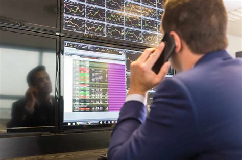 You may have a lot of questions if you are interested in investing in the stock market for the first time. One question that beginning investors often ask is whether they need a broker to begin trading.. 