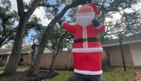 Oversized Santas take over Northwest Hills neighborhood