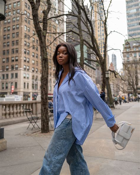 Oversized clothes. The 1980s brought us some of the most iconic fashion trends, and 80s outfits for ladies are making a comeback in a big way. From bold colors and oversized silhouettes to neon acces... 