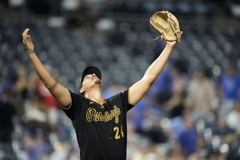 Oviedo pitches 2-hitter for first complete game, leads Pirates over Royals 5-0