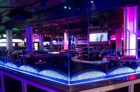 Oz gentlemen. Oz Gentlemen's Club 13577 US Highway 19 N Clearwater FL 33764 (727) 533-9880 Claim this business (727) 533-9880 Website More Directions Advertisement Biggest Adult Club in Tampa Bay!! Photos We added 21 new TV's!! Brand New Look!! See all Price Moderate Hours Mon: 12pm - 3am Tue: 12pm - 3am Wed: 12pm - 3am Thu: 12pm - 3am Fri: 12pm - 3am 
