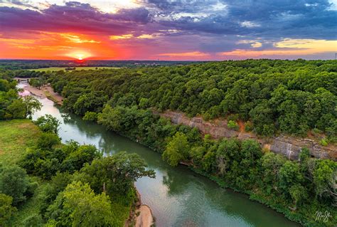 This 9-night itinerary takes you through Arkansas, Missouri, Oklahoma, and Kansas, with stops in Little Rock, St. Louis, Branson, as well as and several parks and lakes, including Lake of the Ozarks.. 