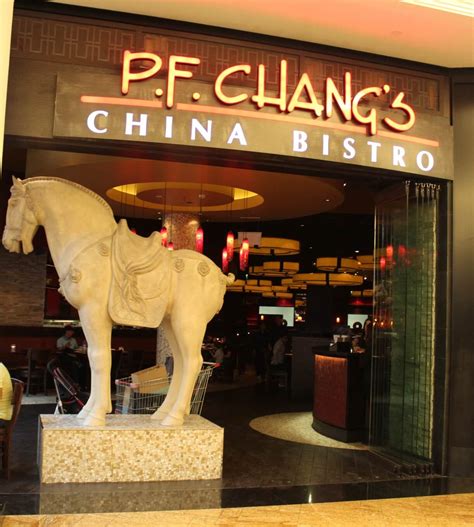 P f chang. Our Indianapolis P.F. Chang's serves a variety of Asian-inspired dishes and Chinese food, including hand-rolled sushi and traditional Chinese dim sum. Many gluten-free and vegetarian options are also available on our restaurant menu. View our drink menu to see which seasonal cocktails are currently being offered. 