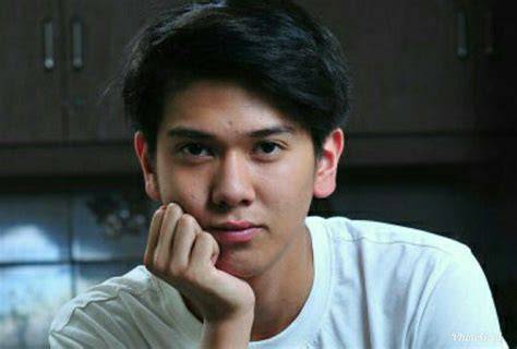 PACAR IQBAAL RAMADHAN foto body goals & film detektif bisa simpan yang pakai dalaman temukan detail terlewatkan Konten kreator adventure image 1