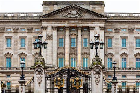 PALACES AND ROYAL AND ARISTOCRATIC RESIDENCES IN … - raincitystudios.com
