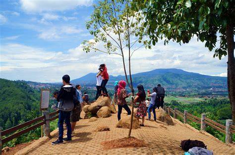 Panduan Dan Tips Ke Tebing Keraton - raincitystudios.com