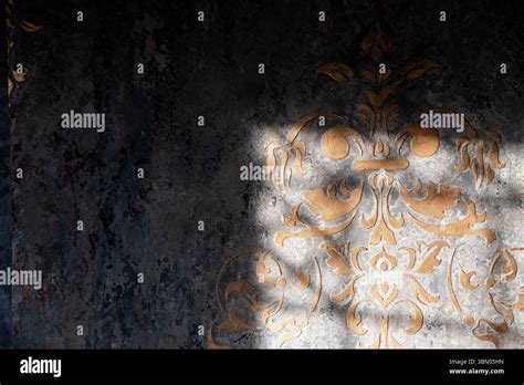 Pargeting, stucco & scagliola - Heritage Crafts - muktibox.com