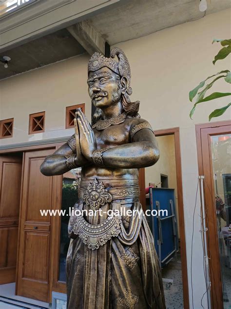 Patung Kuningan - muktibox.com