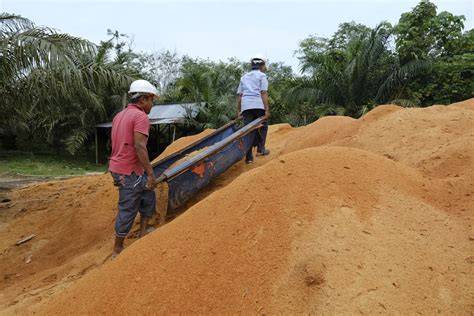 Pemanfaatan Limbah Serbuk Gergaji Menjadi Bahan Bakar Alternatif ... - raincitystudios.com