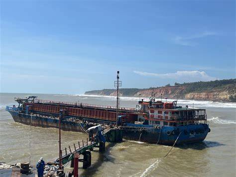Pengoperasian Kapal Pasir Laut di Bengkulu Dihentikan Sementara - raincitystudios.com