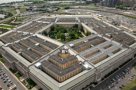 Pentagon Just Released Images of Something Organizing Itself Under ... - muktibox.com