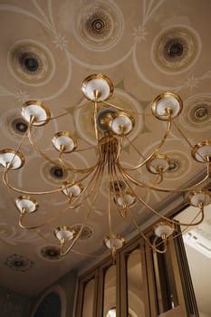 Period-Correct Lighting Installation for Victorian Homes - wintechmobiles.com