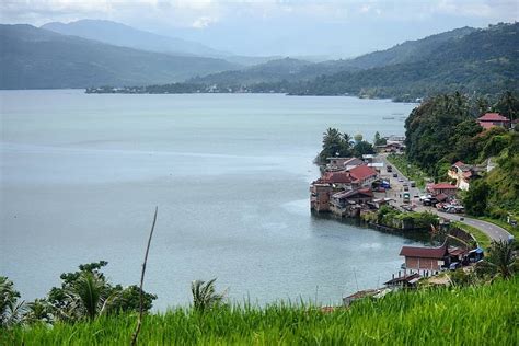 Pesona 10 Danau Terbesar di Indonesia - wintechmobiles.com