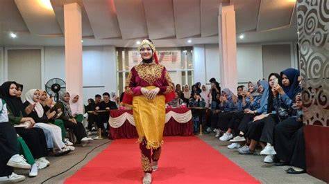 Pesona dalam Lomba Fashion Show Baju Adat - raincitystudios.com