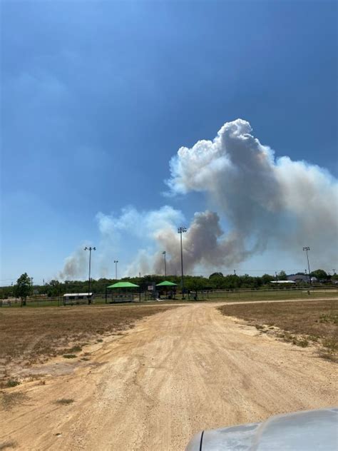 PHOTOS: Moore Peak fire burns hundreds of acres in Llano County