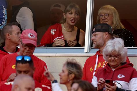 PHOTOS: Taylor Swift at Broncos-Chiefs game in Kansas City