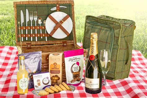 Picnic Hampers & Baskets - Bunnings Australia - raincitystudios.com