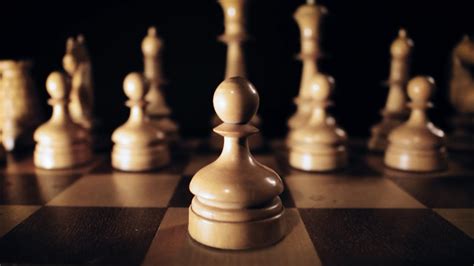 PIECES MOVE BY THEMSELVES - Chess Forums