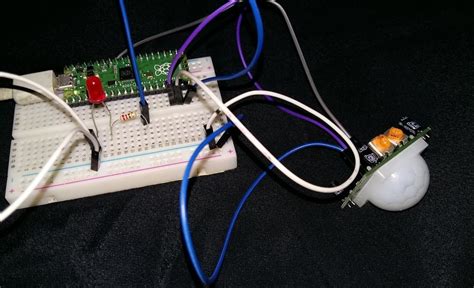 PIR Motion Sensor with Raspberry Pi Pico using External Interrupts