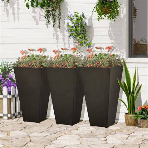 Plastic planters - elho - raincitystudios.com