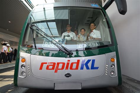 PM Najib launches Sunway BRT electric bus service