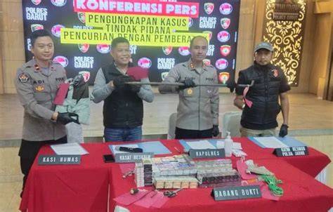 Polres Garut Ringkus Residivis Pembobol Toko Ritel di Leles, Kini ... - raincitystudios.com