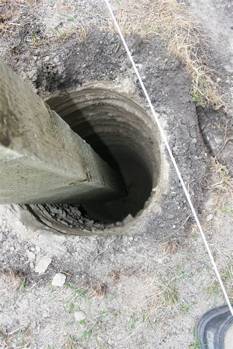 Post Holes - How to Set a Fence and gate post to last … - wintechmobiles.com