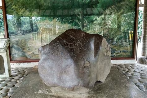 Prasasti Ciaruten - wintechmobiles.com