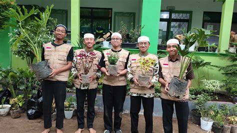 Program Kerja Adiwiyata Sekolah Peduli Lingkungan - raincitystudios.com