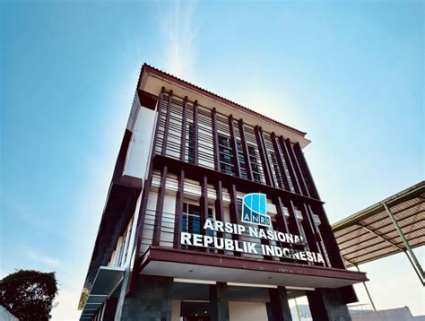 Proses Restorasi di Arsip Nasional Republik Indonesia - muktibox.com