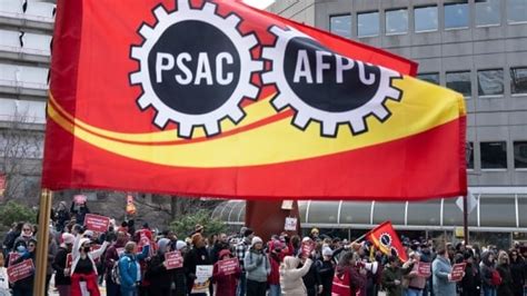 PSAC says tentative agreement reached with Treasury Board for 120,000 members