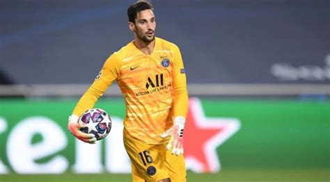 PSG goalkeeper Sergio Rico hospitalized after horse-riding accident in Spain