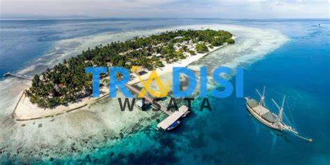 Pulau Arborek adalah pulau kecil... - Anwar Channel Kepri - raincitystudios.com