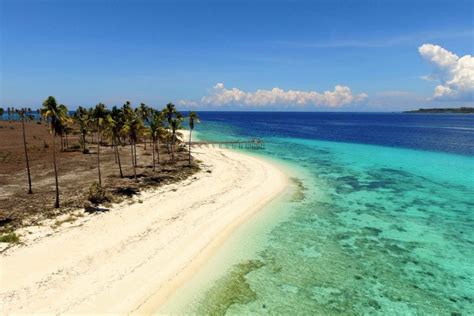 Pulau Buton travel guide & travel tips - wintechmobiles.com