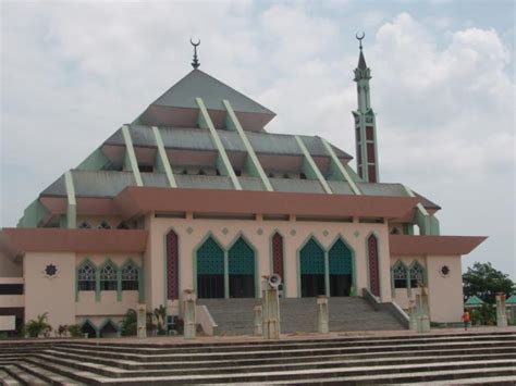 Punden Berundak-Undak Adalah - GuruPrajab - wintechmobiles.com