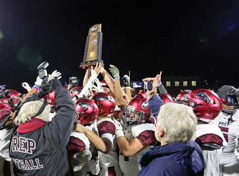 Nov 26, 2023 · The Pennsylvania high school football season is down to its final eight teams in each class of PIAA state tournament. Five of the six state champions from 2022 - St. Joseph's Prep (6A), Bishop ... 