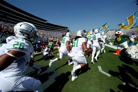 Pac-12 bowl projections: Oregon to the playoff, UW to the Fiesta and Arizona jumps into the Holiday
