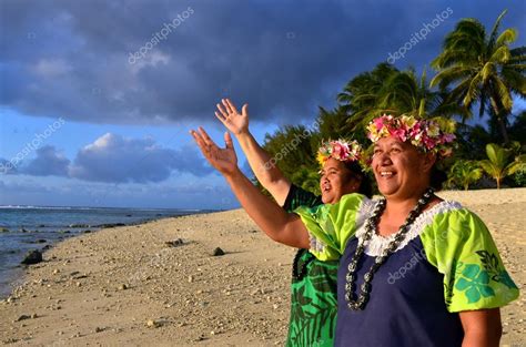 Pacific Islander Pictures, Images and Stock Photos