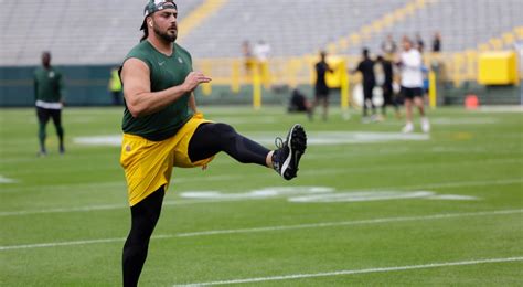 Packers’ Bakhtiari won’t play again this season as he prepares for 5th knee surgery