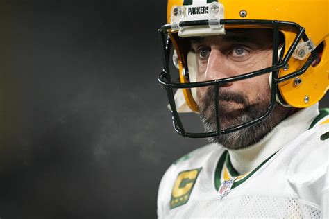 Packers QB Aaron Rodgers confirms his thumb has been broken …