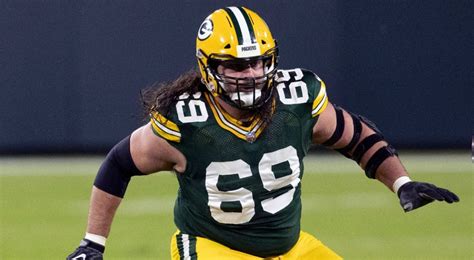 Packers place offensive tackle Bakhtiari on injured reserve as he continues to deal with knee issue