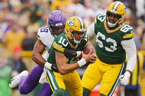 Packers unable to overcome another slow start in loss to Vikings