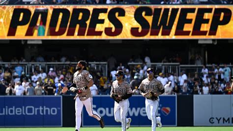 Padres fans reach new high after breaking record for sellout games