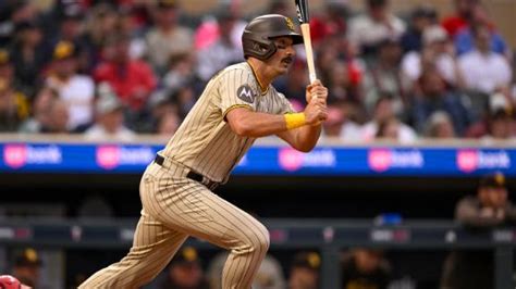 Padres top Twins 6-1 with spark from 3-error 7th inning