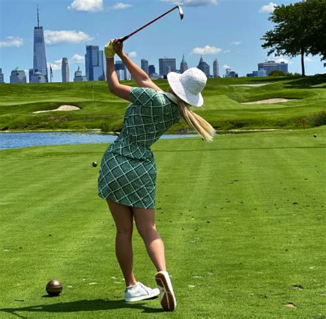 Paige Spiranac drops sexy