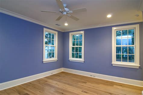 Paint room. Paint a 2-inch strip along ceiling, floor and woodwork with a brush. Use a roller, coming as close to the edges as possible to create a clean, uniform appearance. 3. Woodwork. Paint all trim around doors, windows, ceilings and floor. 4. Floor. Start in a corner diagonally opposite the room exit. Paint a 2-inch wide strip on the floor … 
